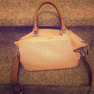 GUESS Blush purse EUC!!🌸
